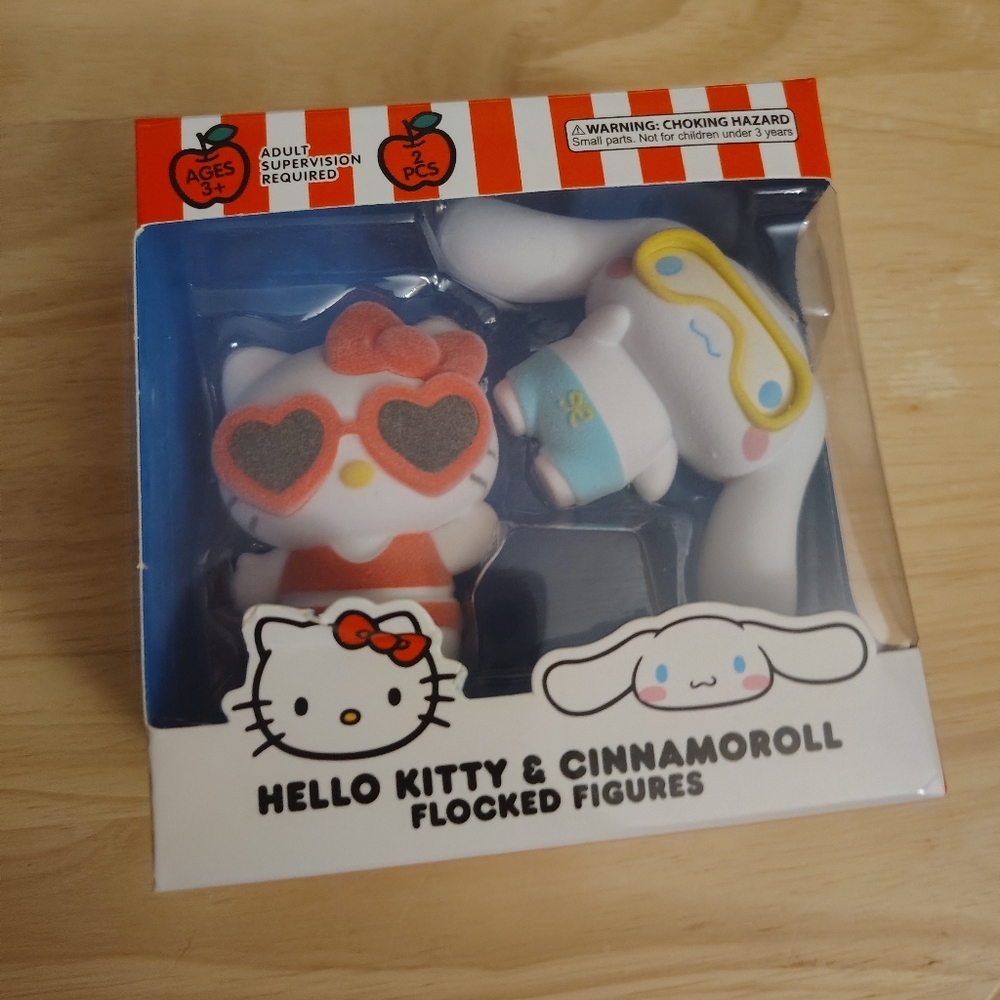 Hello Kitty Cinnamoroll Beach Fun Flocked Figures